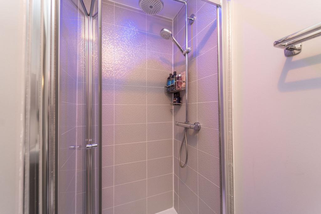 En Suite Shower Room