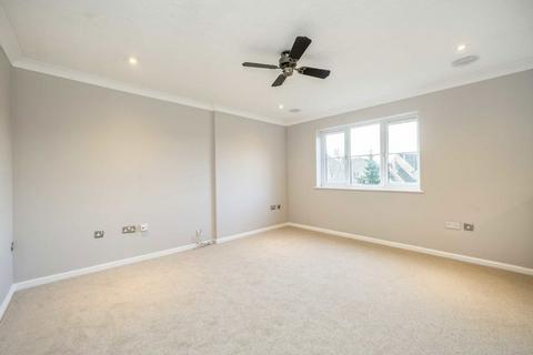 2 bedroom flat for sale, Kempton Court, Sunbury-On-Thames TW16