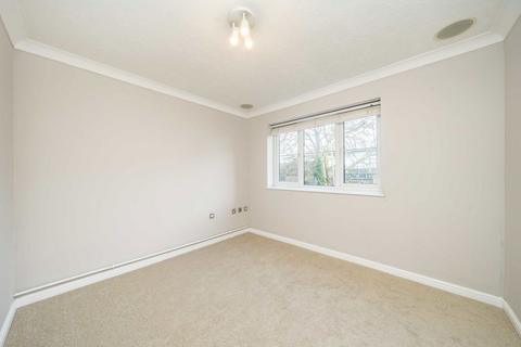 2 bedroom flat for sale, Kempton Court, Sunbury-On-Thames TW16