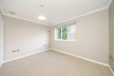 2 bedroom flat for sale, Kempton Court, Sunbury-On-Thames TW16