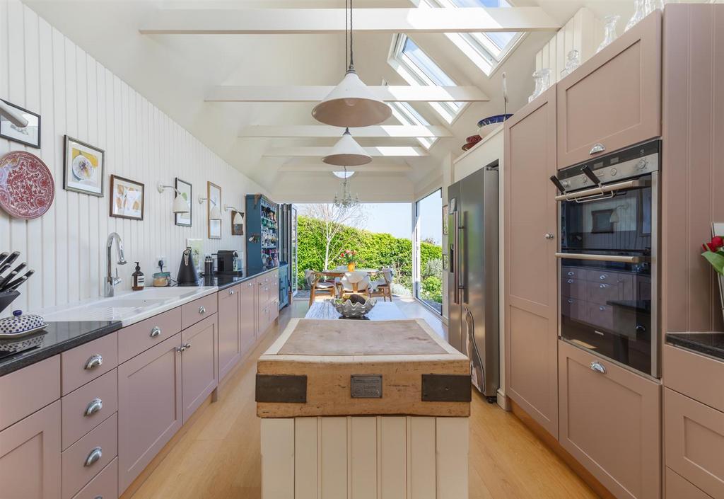 Kitchen /Breakfast Room