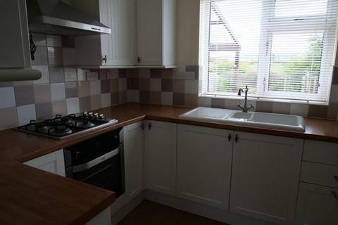 3 bedroom semi-detached house to rent, Bevanlee Road, Middlesbrough