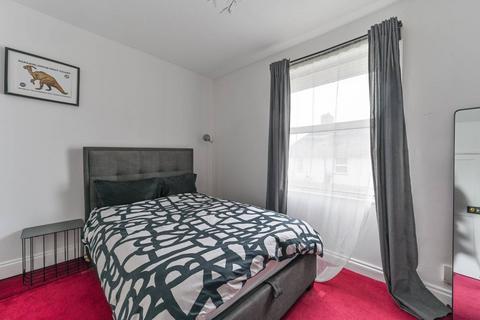 60 Isham Road, London, SW16 4TJ