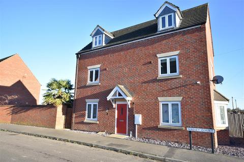 5 bedroom detached house for sale, Massey Court, Newark