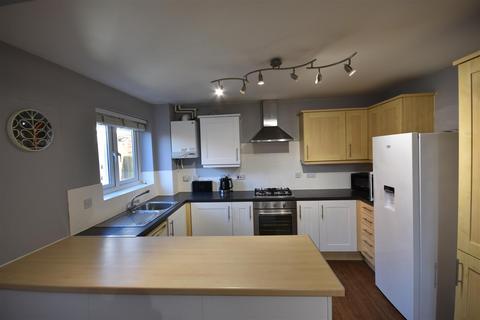 5 bedroom detached house for sale, Massey Court, Newark