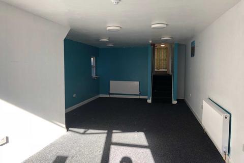 Property to rent, Market Street, Heckmondwike