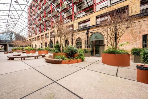 3 bedroom penthouse for sale, Windsor Square, Woolwich Riverside, London, SE18