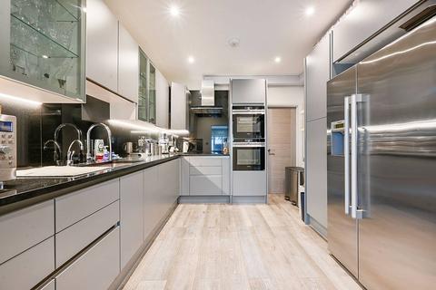 undefined, First Avenue, East Acton, London, W3