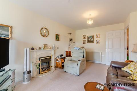 1 bedroom apartment for sale, Benedict Court, Western Avenue, Newbury, Berkshire, RG14 1AR