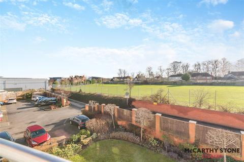 1 bedroom apartment for sale, Benedict Court, Western Avenue, Newbury, Berkshire, RG14 1AR