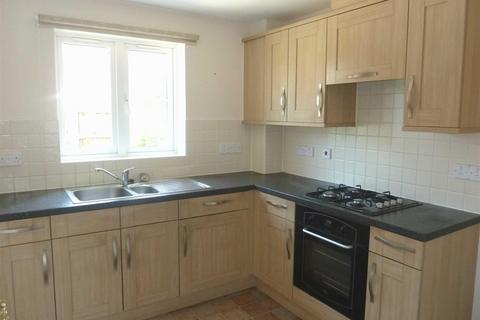 3 bedroom terraced house to rent, Hawks Drive