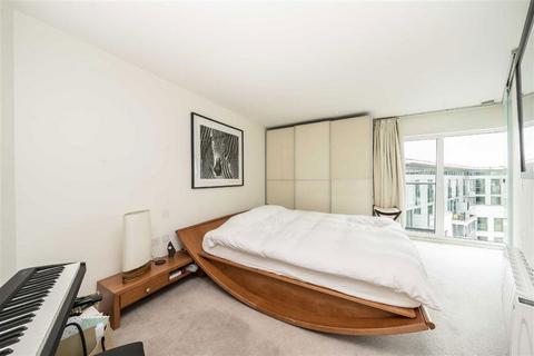 2 bedroom flat for sale, Empire Square East, London SE1