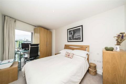 2 bedroom flat for sale, Empire Square East, London SE1