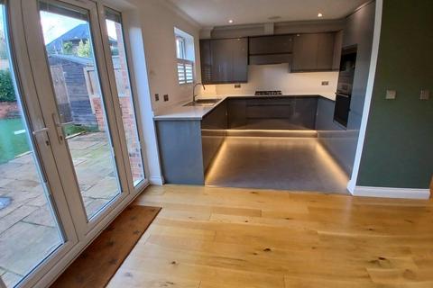 3 bedroom semi-detached house to rent, Woodnesborough Lane, Eastry CT13