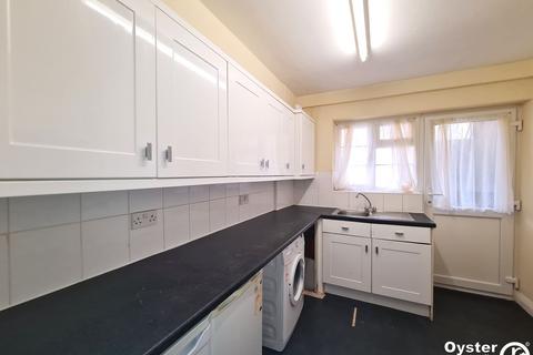 2 bedroom flat to rent, Bishop Ken Road, Harrow, HA3