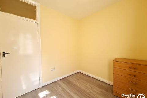 2 bedroom flat to rent, Bishop Ken Road, Harrow, HA3