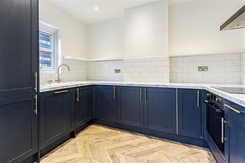 2 bedroom flat for sale, Kingston Road, Teddington TW11