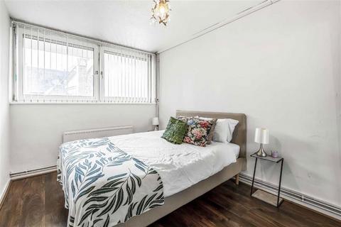 2 bedroom flat to rent, Farthing Fields, London E1W