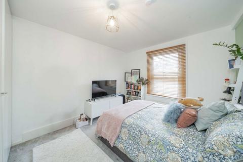 2 bedroom flat for sale, Fernhead Road, Maida Vale W9