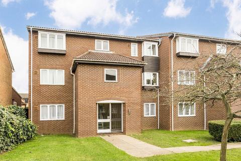 1 bedroom flat to rent, Vickers Way, Hounslow TW4