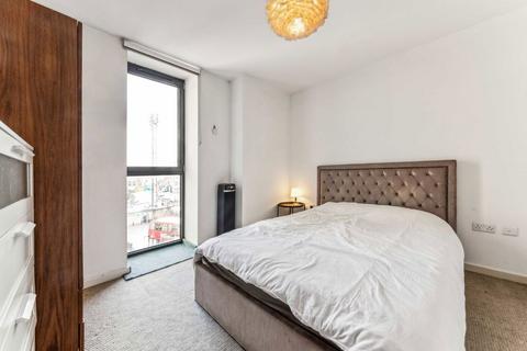 1 bedroom flat for sale, St. John's Hill, London SW11