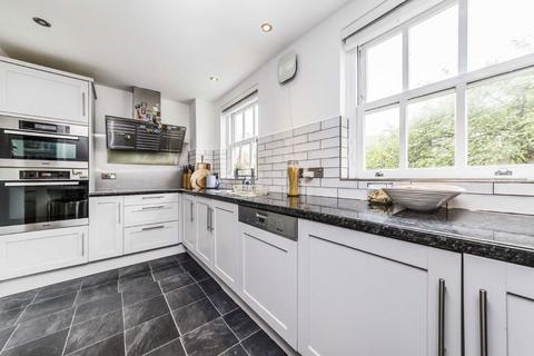 3 bedroom house for sale, Caxton Mews, Brentford TW8