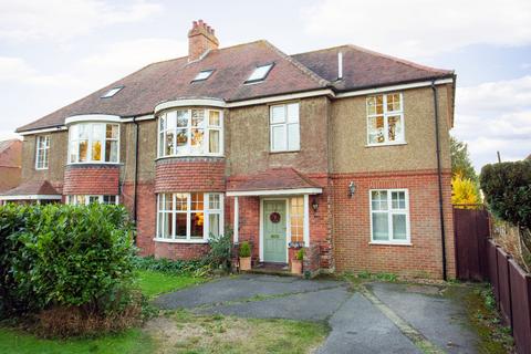 5 bedroom semi-detached house for sale, Dover Road, Guston, CT15