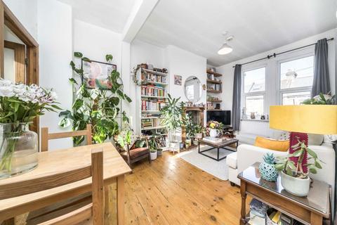 2 bedroom flat for sale, Selkirk Road, London SW17