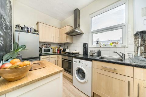 2 bedroom flat for sale, Selkirk Road, London SW17