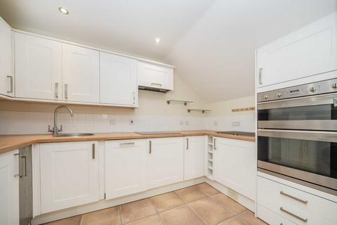 2 bedroom flat to rent, Burghley Hall Close, Wimbledon