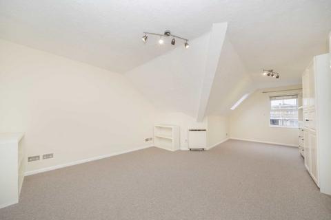 2 bedroom flat to rent, Burghley Hall Close, Wimbledon