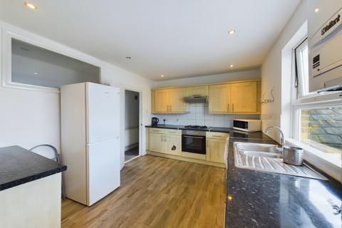 1 bedroom in a flat share to rent, (3rd Bedroom) Surbiton Road, Kingston upon Thames, Surrey