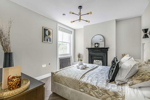 2 bedroom flat for sale, Halford Road, London SW6