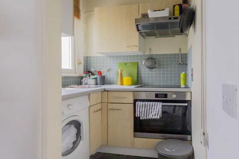 Studio to rent, New Kings Road, Fulham SW6