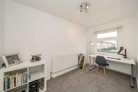 2 bedroom flat for sale, Spencer Road, London W3