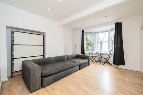 2 bedroom house for sale, Browning Avenue, London W7