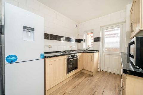 2 bedroom flat for sale, Beechwood Avenue, Greenford UB6