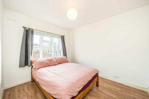 2 bedroom flat for sale, Beechwood Avenue, Greenford UB6