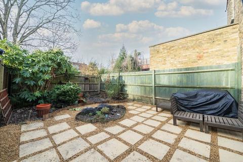 1 bedroom flat for sale, Melbourne Avenue, London W13