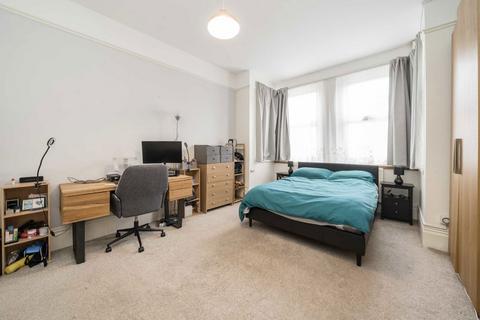 1 bedroom flat for sale, Melbourne Avenue, London W13