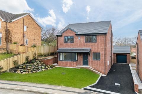 4 bedroom detached house for sale, Newlyn Drive, Wakefield