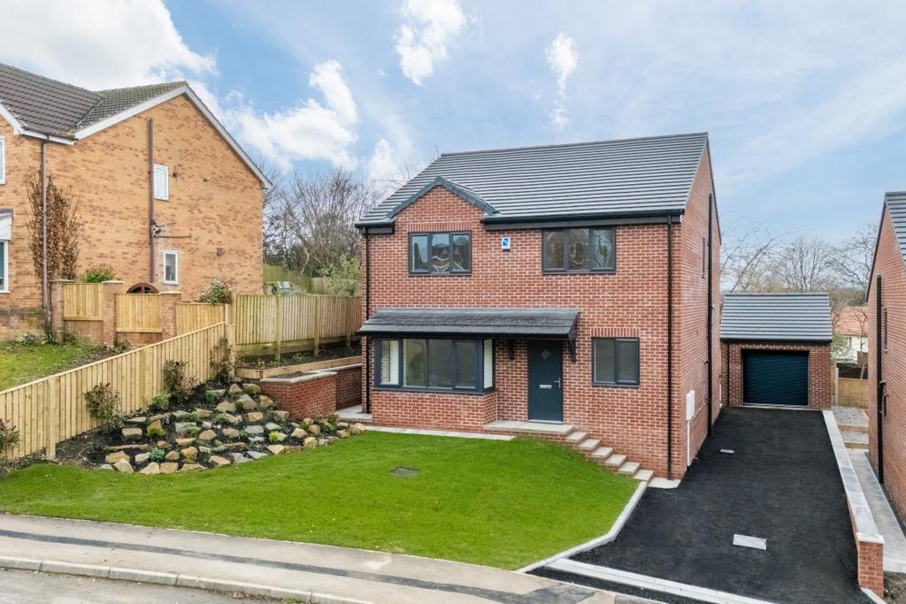 4 Bedroom, Detached
