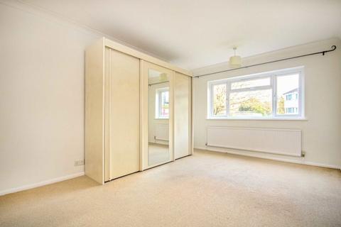 2 bedroom flat to rent, Ash Tree Close, Surbiton KT6