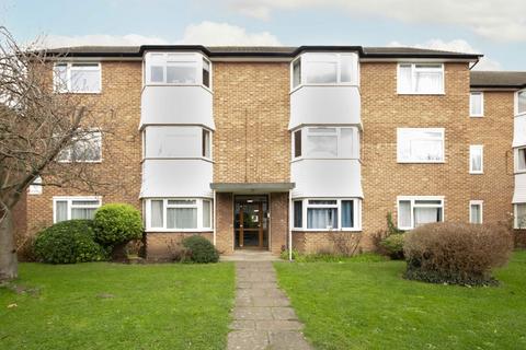 2 bedroom flat to rent, Kingswood Close, Surbiton KT6