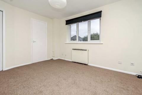 1 bedroom flat to rent, Ranyard Close, Chessington KT9