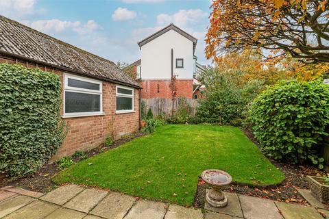 3 bedroom semi-detached house for sale, Village Close, Thelwall, Warrington