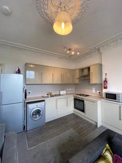 3 bedroom flat to rent, Stirling Street, City Centre DD3