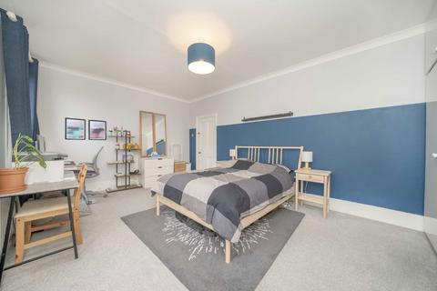 2 bedroom maisonette for sale, The Grove, London N3