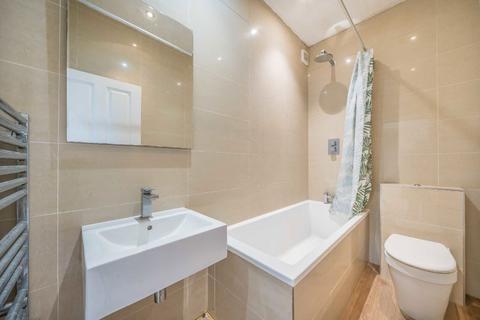 2 bedroom flat for sale, Gleneldon Road, London SW16