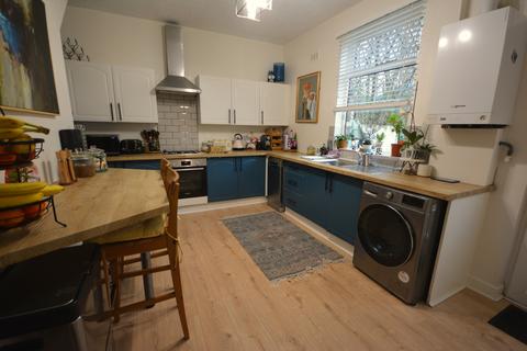 2 bedroom end of terrace house for sale, Victoria Lane, Whitefield, M45 6BL